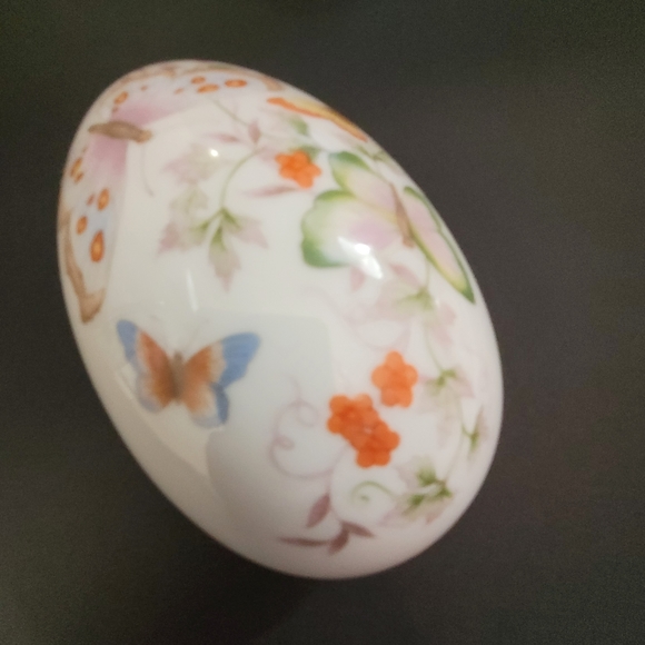 *2A 1979 Avon porclain egg trinket box  22K gold trim vintage  butterfly … - Picture 10 of 11